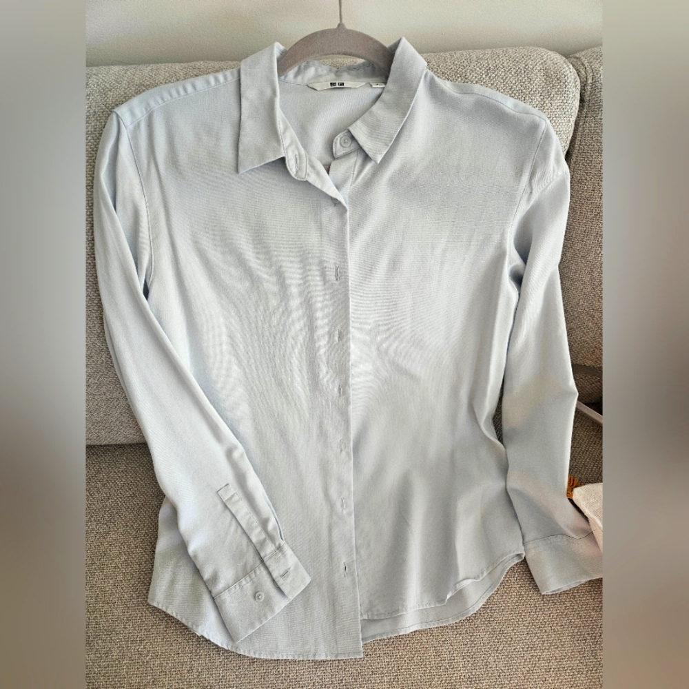 Uniqlo Light Blue Rayon Button-Up Shirt